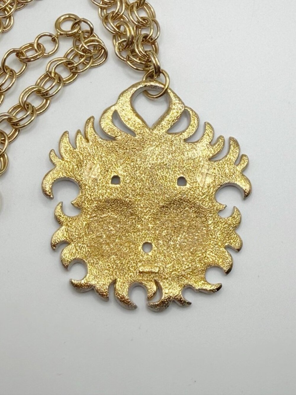 Coro White Enamel Celestial‎ Wind God Mask Pendant Necklace - Picture 3 of 4
